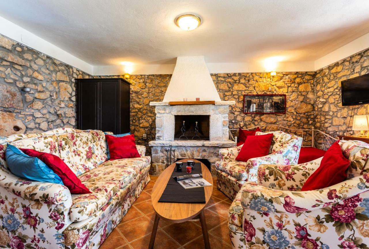 Villa Korina Пинезичи Экстерьер фото